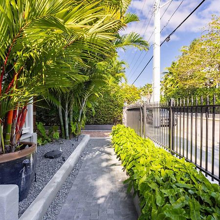 Takeover At The Grand Maloney Key West Exterior photo