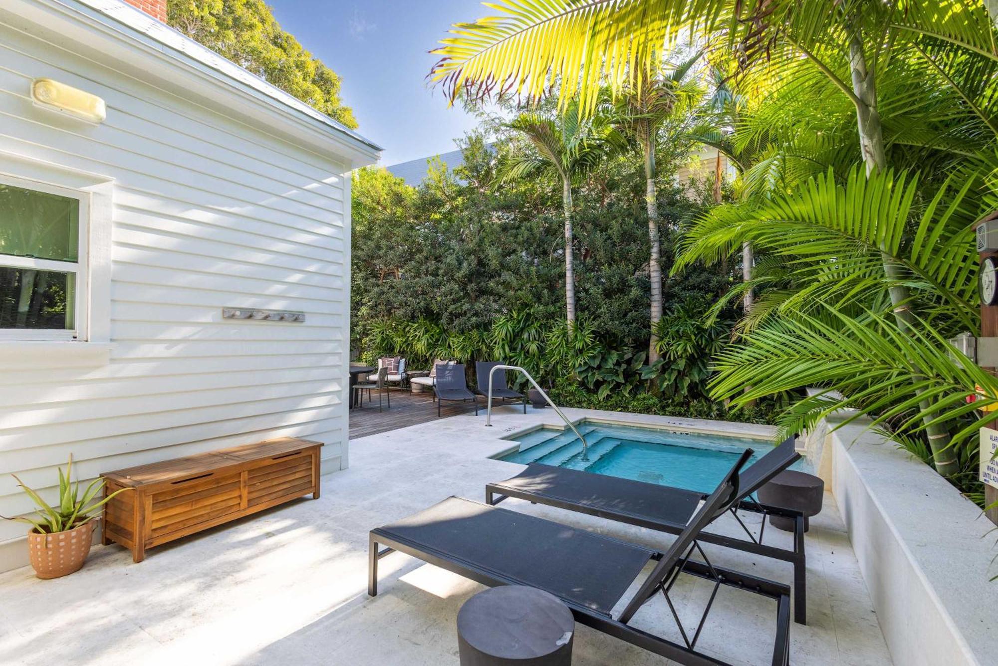 Takeover At The Grand Maloney Key West Exterior photo
